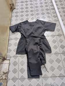 Tenues d'infirmière personnalisées, ensembles de blouses et pantalons de travail pour femmes, uniformes d'hôpital, ensembles de blouses de travail élégants et luxueux en polyester tricoté - Product Image 2