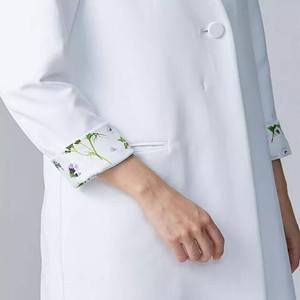 Bata de laboratorio para mujer, abrigo plano sin cuello, diseño de flores popular - Product Image 4