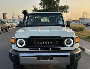 Toyota Land Cruiser LC 79 Pick-up RHD Diesel 2025 Blanc avec Boîte Manuelle, Moteur Diesel, Sièges en Tissu, pour le Transport de Marchandises - Product Image 1