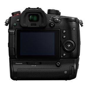 Ensemble de 3 pièces : Appareil photo hybride (corps uniquement) avec fonction de diffusion en direct, étui rigide et carte SD V90 UHS II de 64 Go - Product Image 4