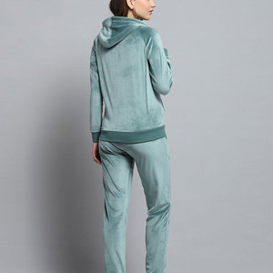 Conjunto de dos piezas de terciopelo de alta calidad personalizado para mujer Conjunto de dos piezas de terciopelo de venta directa de fábrica de alta demanda para mujer - Product Image 2