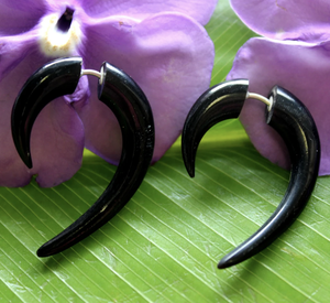 Boucles d'oreilles en corne de luxe pour femmes à la mode faites à la main Style papillon classique de l'Inde à la mode - Product Image 5