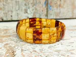 Bracelet en résine perlée de haute qualité, motif rond classique, pour femmes, design irrégulier, bijoux en gros - Product Image 3