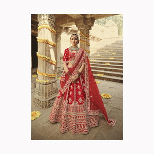 Exportation de broderie de qualité pour mariage Lehenga Choli du fournisseur indien Méthode d'impression dessinée à la main - Product Image 1
