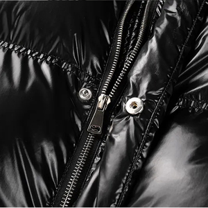 Manteaux en duvet personnalisés OEM Vestes à bulles Veste bouffante pour femmes avec capuche Bomber d'hiver personnalisé Veste bouffante pour hommes brillant - Product Image 4