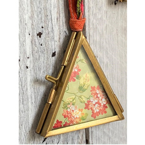 Hot Selling Metal Brass Photo <b>Frame</b> Triangle Shape Clear Glass Wall-Hinged Hanging Feature Office Home Modern Jewelry Boxes - Product Image 4