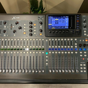 NOUVEAU Meilleur mélangeur numérique compact Beh-ringers X32 - Product Image 1