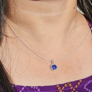 Petit pendentif rond en saphir de style religieux en argent Pendentifs fins et breloques pour enfants - Product Image 2