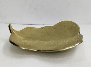 Bol décoratif pour fruits en or plaqué, pour la décoration de table de restaurant, bol en or plaqué, design embossé, vaisselle artisanale, solide - Product Image 2