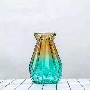 Jarrón de vidrio de color degradado simple y creativo, artículo decorativo para el hogar y la sala de estar - Product Image 2