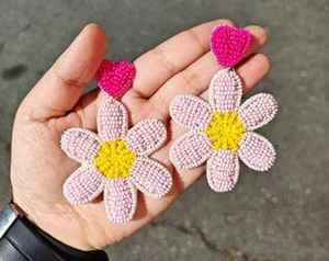 Pendientes de gota bordados con cuentas de diseño completo elegantes personalizables hechos a mano con perla como accesorio de moda de piedra principal - Product Image 4