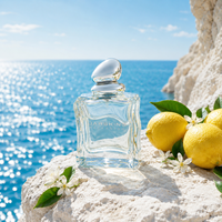 Flacon de parfum en verre ondulé 100 ml : Bocal à parfum effet vague d'eau avec bouchon boule argenté pour fragrance marine, marque privée, vente en gros