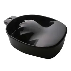 Ciotola Professionale Portatile in Plastica per Manicure, Design Innovativo a Forma di Mano, Colore Nero per Saloni di Bellezza - Product Image 1