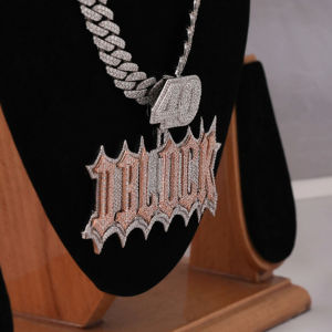 Exclusivo Colgante de Diamante Moissanite Personalizado, Elaborado en un Estilo Hip Hop Único, Joyería de Lujo para Hombres y Mujeres Modernos - Product Image 2