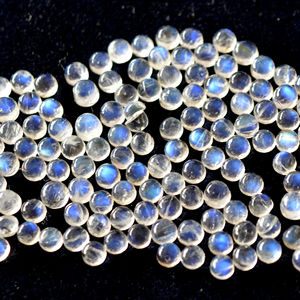 พลอยมูนสโตนสีรุ้งธรรมชาติทรงกลม6มม. หลังแบน-หลวมสีรุ้งมูนสโตนสีฟ้าฉูดฉาด - Product Image 1