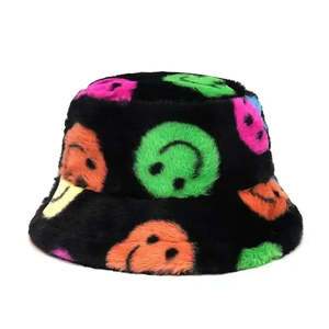 Chapeaux Bob de Haute Qualité en Fausse Fourrure avec Emoticones Imprimés Personnalisés, Toile Éponge, Nœuds Brodés 3D et Motif Rayé - Product Image 3