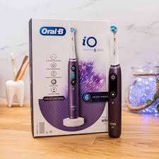 Cepillo de dientes eléctrico sónico original Oral-B iO Series 8 recargable con 2 cabezales de cepillo de repuesto y estuche de viaje - Product Image 4