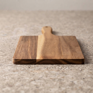 Planche à découper et planche à hacher en bois naturel écologique REHMAN CRAFT avec poignée de couteau intégrée, épaisseur 1,5 cm, passe au lave-vaisselle - Product Image 6