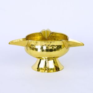 Cendrier en laiton vintage durable et élégant avec accessoire de fumer classique au design moderne et intemporel pour la maison ou le bureau - Product Image 3