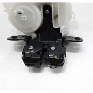 Serrure de hayon arrière Toyota Yaris Série 69350-02090 (17>20) - Product Image 3