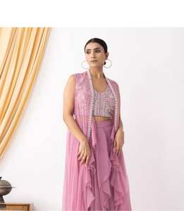 Ensemble Kurta et pantalon moderne et tendance en Chinon, entièrement cousu, imprimé devant et derrière, taille unique, avec dupatta à séchage rapide pour les occasions festives - Product Image 2
