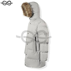 Chaqueta Parka cálida con capucha de invierno de longitud media para hombre con ribete de piel sintética extraíble Abrigo de hombre elegante y duradero para clima frío - Product Image 3
