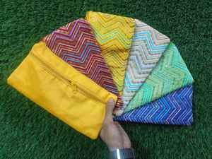 กระเป๋าถือขนาดเล็กดีไซน์ใหม่สำหรับผู้หญิงกระเป๋าถือปักลายดอกไม้มุกมีสไตล์พร้อมซิปปิดกระเป๋าผู้หญิงขายส่ง - Product Image 5