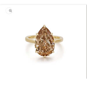 Champagnerfarbener Birnenförmiger 4 Karat Diamantring - Product Image 1