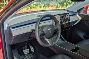 TESLA MODEL Y PERFORMANCE 2020 USADO, VOLANTE A LA IZQUIERDA/DERECHA - Product Image 4