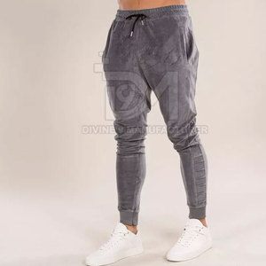 Chándal de terciopelo color sólido a la moda para hombre OEM, ropa informal de invierno con características de talla grande - Product Image 5