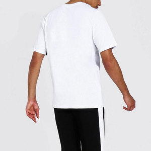 ชุดฤดูร้อนผู้ชายดีไซน์ใหม่ขายดี ระบายอากาศได้ดี บริการ OEM เสื้อผ้าลำลองมืออาชีพ ผลิตจากโพลีเอสเตอร์/คอตตอน - Product Image 6