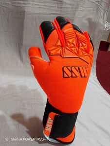 Gants de gardien de but de football anti-dérapant en cuir imperméable personnalisé professionnel pour jeunes adultes unisexe - Product Image 4