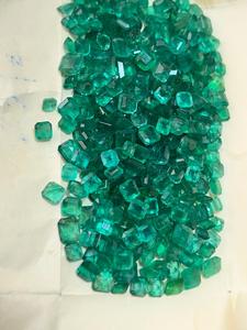 Đá <span class=keywords><strong>Emerald</strong></span> xanh cắt giác tự nhiên để làm đồ trang sức thanh lịch, đá <span class=keywords><strong>Emerald</strong></span> xanh rời - Product Image 3