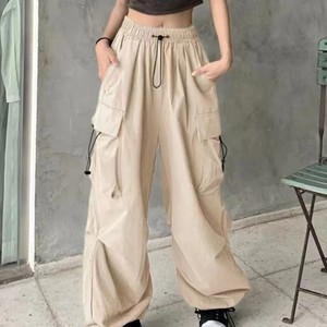 Pantalon Cargo respirant de haute qualité pour femmes Pantalon léger de qualité supérieure pour femme Jogger Cargo multi-poches décontracté personnalisé - Product Image 1