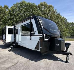 Caravane mobile 4x4 tout-terrain en bon état. - Product Image 1