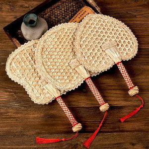 Abanico de Mano Hecho a Mano con Paja de Trigo con Bordes Exquisitamente Elaborados, Abanico de Mano de Paja de Trigo Natural, Tamaño Personalizado - Product Image 1