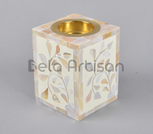 Bela Artisan Kaaba Quemador de incienso de madera Mabkhara Bakhoor Quemador con incrustaciones de fregona e incrustaciones de hueso Cuenco de latón antiguo para uso en verano - Product Image 1