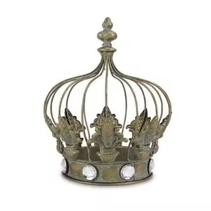 Sculpture de couronne dorée rayonnante pour une décoration de table élégante avec un design en cristal scintillant et un attrait d'exposition domestique haut de gamme - Product Image 5