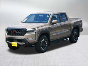 Muy Buen Estado, Nissan Frontier PRO-4X 2024 Usada, Cabina Doble, 4x4 - Product Image 3