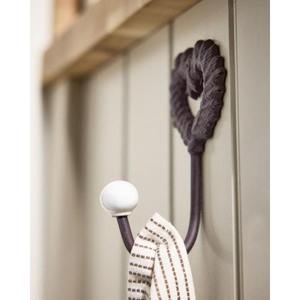 Ganchos de pared de hierro fundido decorativos artísticos con acabado premium y encanto rústico para casas de estilo vintage de granja - Product Image 1