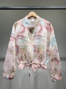 Giacca corta leggera con stampa floreale, coulisse in vita, cerniera e maniche a sbuffo; Taglia unica, adatta alle taglie 36–42 - Product Image 6