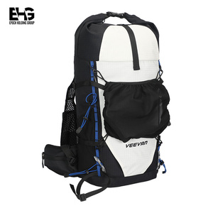 Mochila Ligera para Esquí, Senderismo y Viajes <span class=keywords><strong>de</strong></span> Invierno con Compartimento para Botas, Modelo Scene - Product Image 4