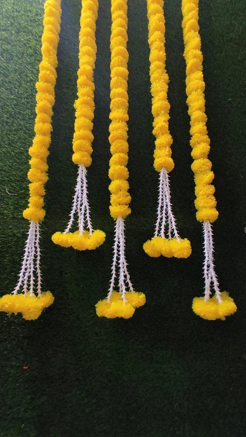 สีเหลือง