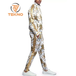 El chándal de sublimación moderno para hombre ofrece un diseño vibrante que absorbe la humedad y un ajuste deportivo para correr en el gimnasio o entrenar - Product Image 3