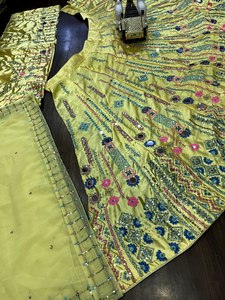 Lehenga Choli de Viscosa de Alta Calidad para Novia o Dama de Honor, Color Amarillo, con Trabajo de Codificación y Secuencia, Listo para Usar - Product Image 2