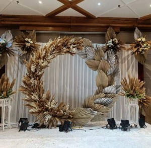 Éventail de feuille de palmier sec de décoration de fête à la maison de mariage feuilles de palmier séchées conservées/herbe de la pampa Vietnam prix bon marché - Product Image 5