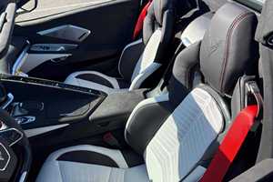 Corvette Z06 Sedán 2024 Turbo, Cuero, R17, Tracción en las Cuatro Ruedas, Bajo Kilometraje, Caja de Cambios Automática, Volante a la Derecha, Gasolina, Techo Panorámico - Product Image 5