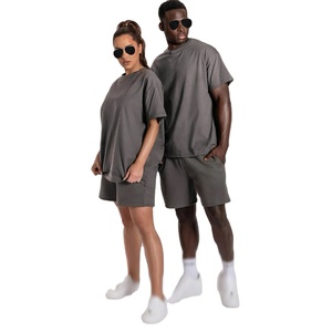 Ensemble de survêtement unisexe 2 pièces pour l'hiver, sweat-shirt à capuche oversize et short pour femmes et hommes - Product Image 4