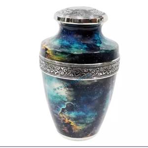 Urnas para cenizas de mesa fundidas en aluminio de Color plateado, pulidas brillantes con borde de Color dorado, tarro para cenizas de diseñador hecho a mano - Product Image 4