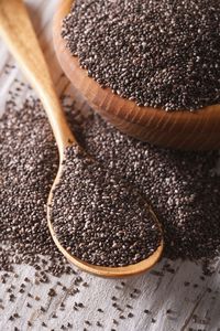Grain entier naturel de qualité supérieure de graines de chia populaire pour la cuisson des garnitures culinaires et des mélanges de smoothie approvisionnement du Vietnam - Product Image 2